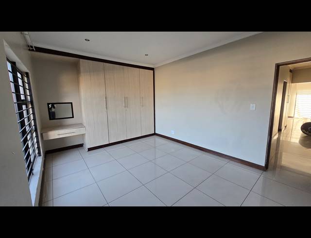 12 BEDROOM FREEHOLD FOR SALE IN WINCHESTER HILLS